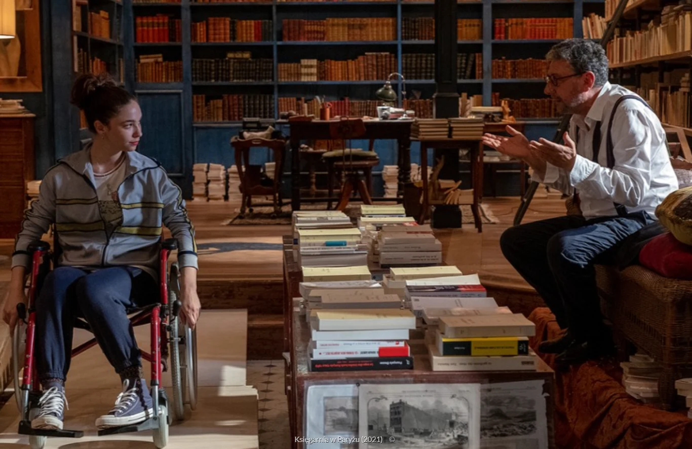 Kadr z filmu "Księgarnia w Paryżu"