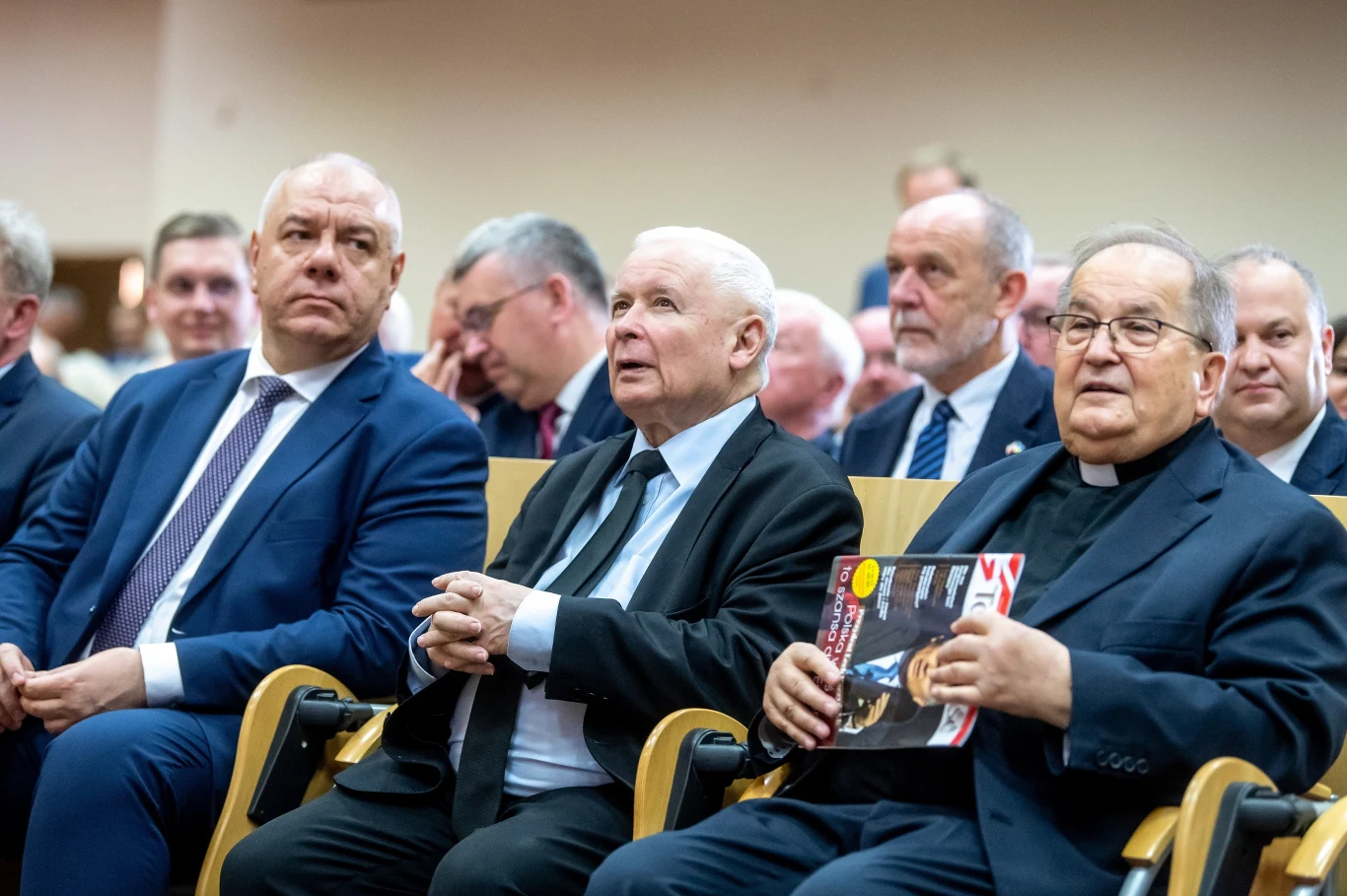 Jarosław Kaczyński w towarzystwie Tadeusza Rydzyka i Jacka Sasina podczas konferencji w Toruniu Jarosław Kaczyński w towarzystwie Tadeusza Rydzyka i Jacka Sasina podczas konferencji w Toruniu