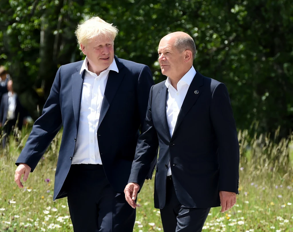 Boris Johnson i Olaf Scholz na szczycie G7 Boris Johnson i Olaf Scholz na szczycie G7