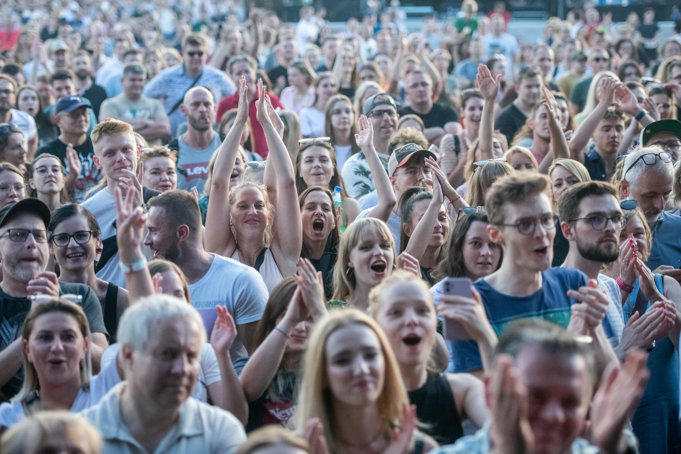 Tak bawi się publiczność Męskiego Grania
