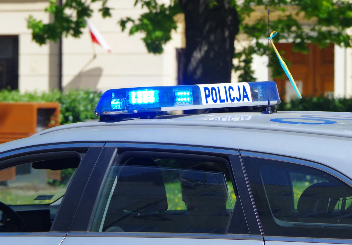 Policjanci wybili szybę i uwolnili dzieci (fot. ilustracyjne) Policjanci wybili szybę i uwolnili dzieci (fot. ilustracyjne)