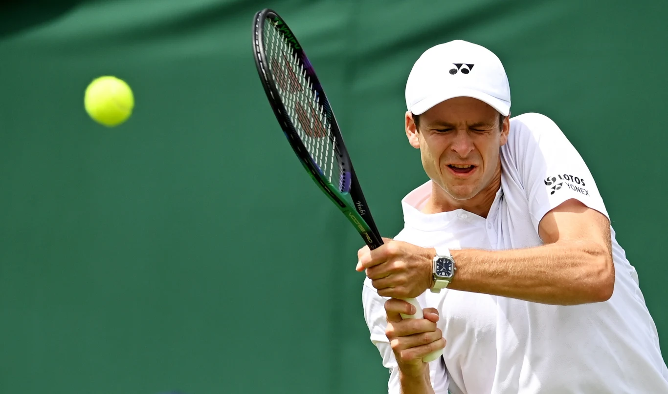 Hubert Hurkacz, ubiegłoroczny półfinalista, szybko pożegnał się z Wimbledonem 2022 Hubert Hurkacz, ubiegłoroczny półfinalista, szybko pożegnał się z Wimbledonem 2022