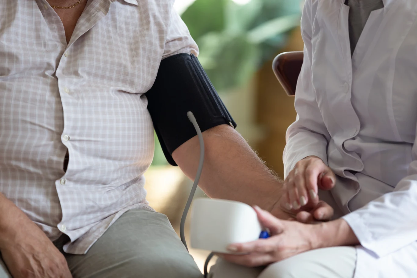 Duża różnica wartości ciśnienia tętniczego na dwóch rękach? Tak objawia się rozwarstwienie aorty