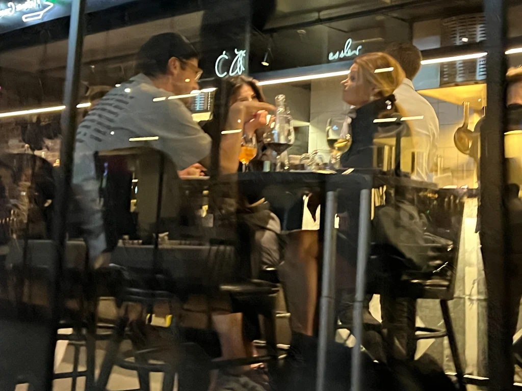 Kuba Wojewódzki, Anna Markowska i ich znajoma umilili sobie wieczór rozmaitymi drinkami