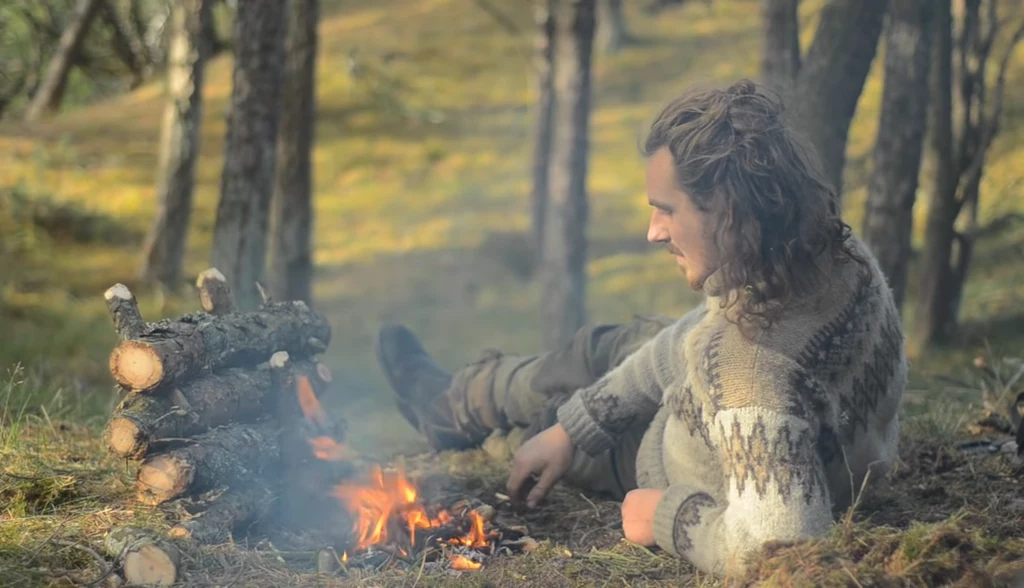 Bushcrafting pozwala na bliższe obcowanie z naturą oraz na ucieczkę od miejskiego zgiełku