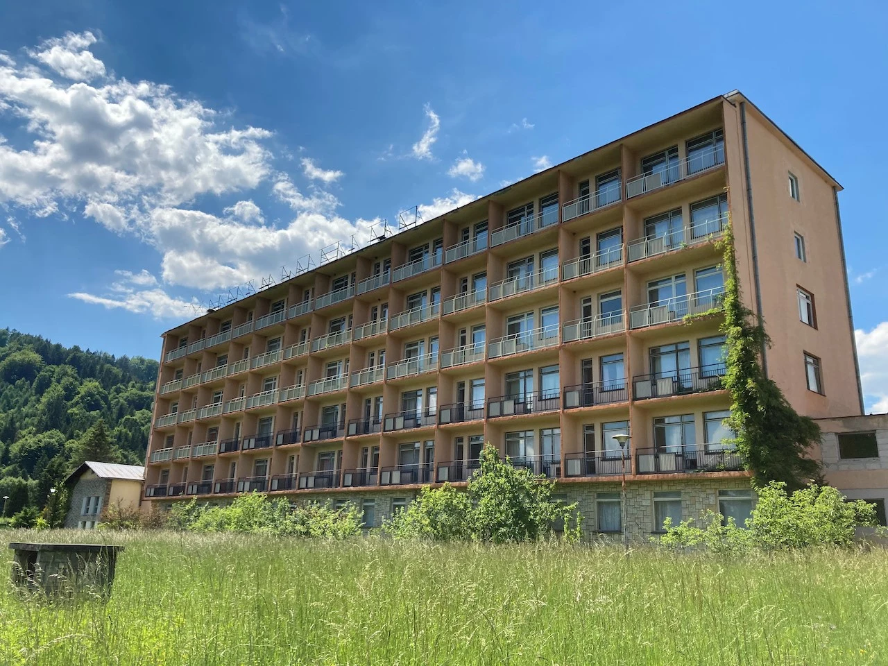 Metalowiec to obecnie niszczejący pustostan