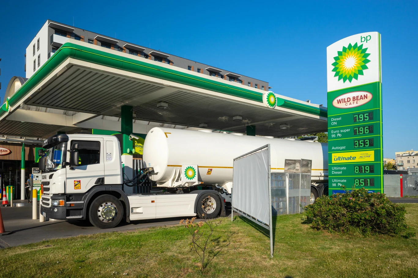 Na stacjach BP też będzie można zatankować 30 groszy taniej Na stacjach BP też będzie można zatankować 30 groszy taniej