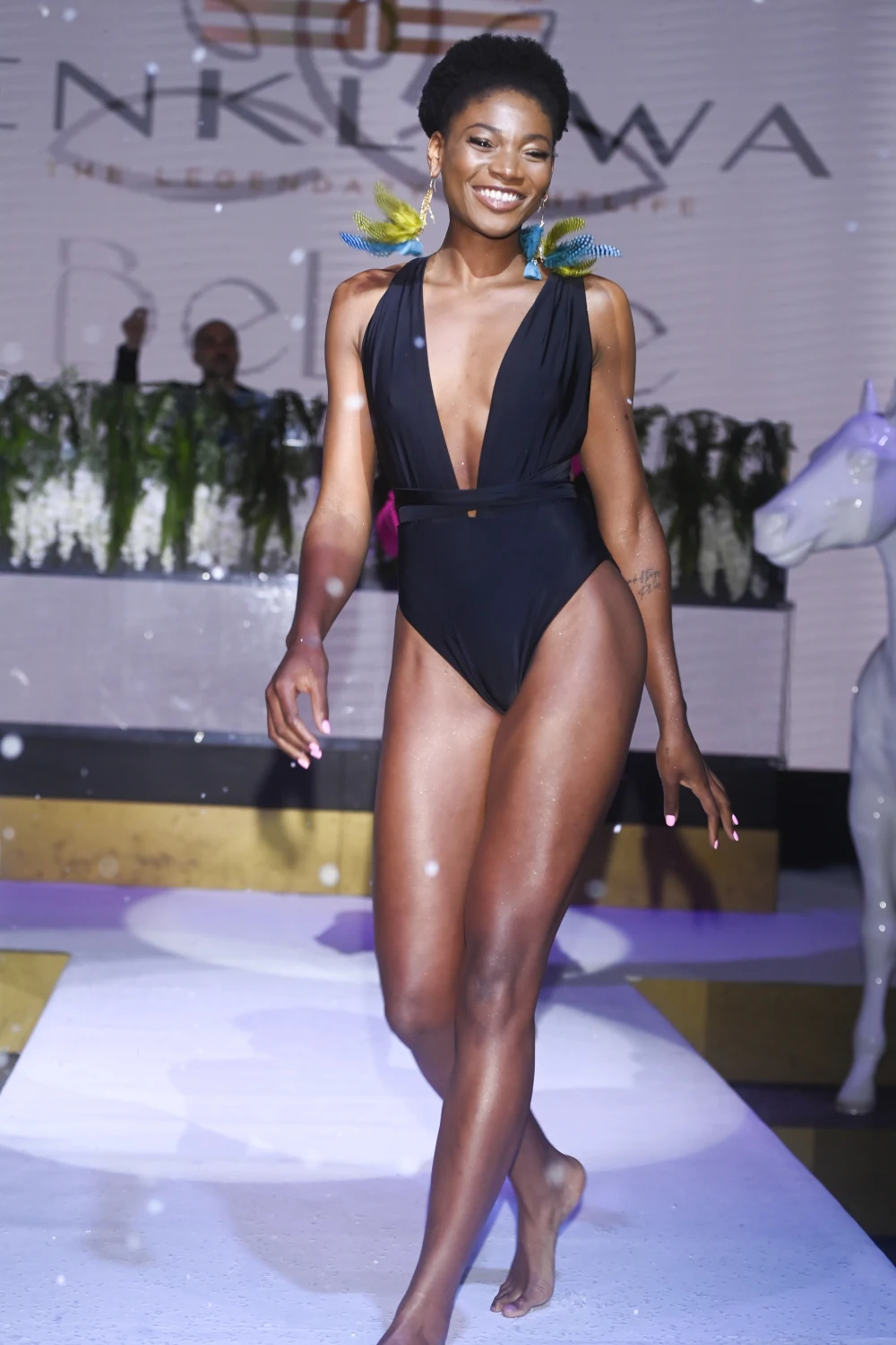 Pokaz strojów kąpielowych Anny Wendzikowskiej Pokaz strojów kąpielowych Anny Wendzikowskiej