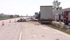 Ciężarówka uderzyła w bariery
