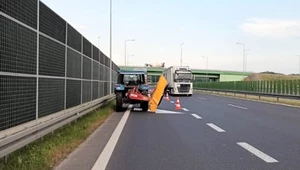 Jechał ciągnikiem rolniczym autostradą pod prąd. I to szybszym pasem