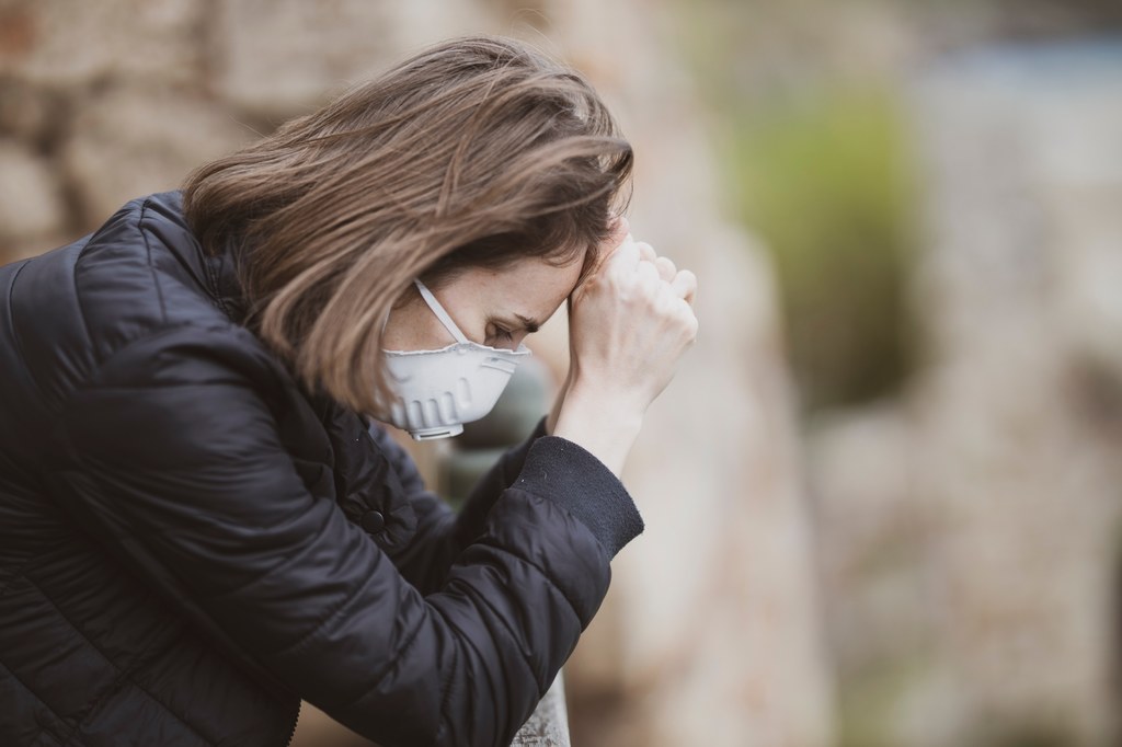 Naukowcy odkryli, że ekspozycja na smog wiąże się z wyższym ryzkiem występowania przewlekłych chorób płuc i serca