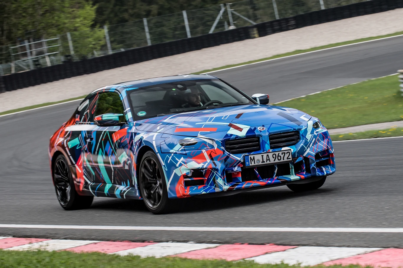 Nowe BMW M2 trafi na rynek już w 2023 roku Nowe BMW M2 trafi na rynek już w 2023 roku