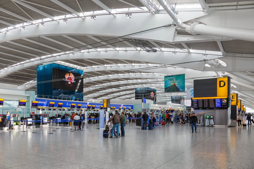 Lotnisko London Heathrow jeszcze w 2020 roku był oficjalnie największym lotniskiem w Europie pod kątem ilości obsłużonych pasażerów