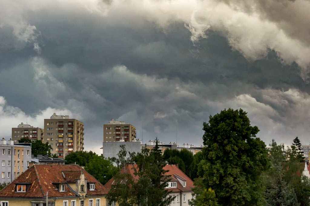Z piątku na sobotę w wielu polskich miastach spadł ulewny deszcz