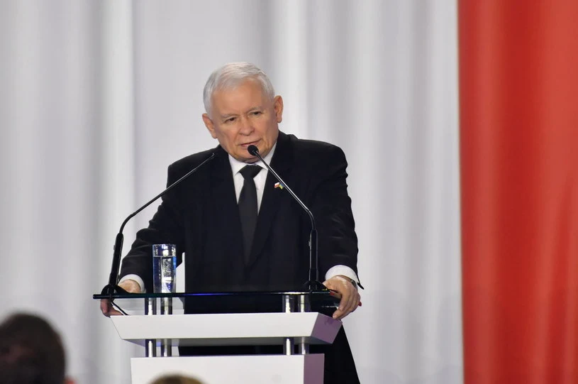 Prezes Jarosław Kaczyński zapowada 14. emeryturę na stałe 