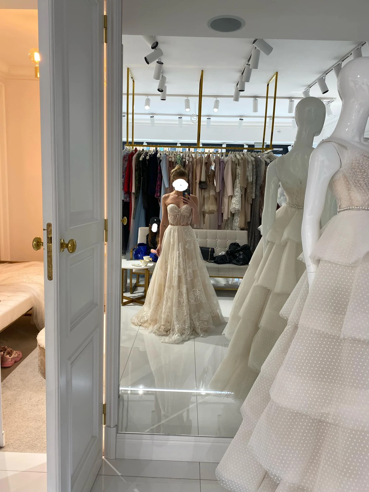 Joanna Opozda sprzedaje suknie ślubne Joanna Opozda sprzedaje suknie ślubne