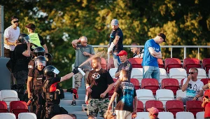 Zadyma na stadionie. „To nie byli ludzie”