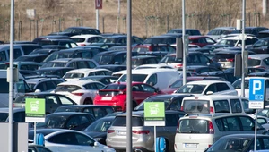 16 grzechów kierowców na parkingach. Tak parkują Polacy