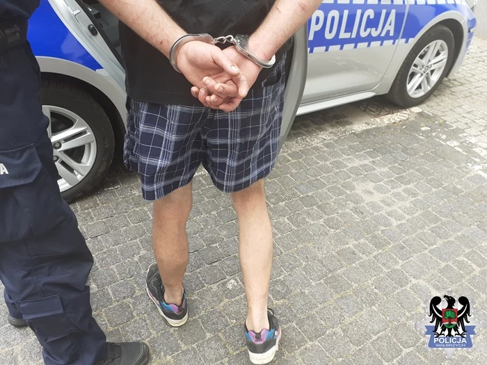 Wałbrzych. Zatrzymany przez policję 25-latek Wałbrzych. Zatrzymany przez policję 25-latek