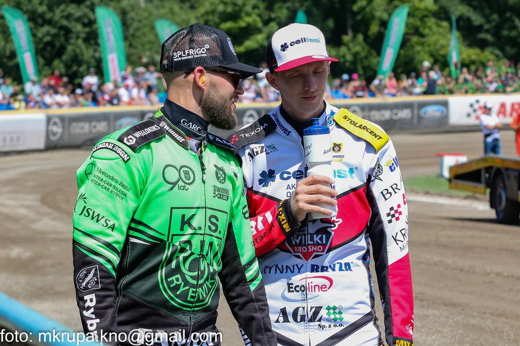Nicolai Klindt (po lewej) w rozmowie z Tobiaszem Musielakiem Nicolai Klindt (po lewej) w rozmowie z Tobiaszem Musielakiem