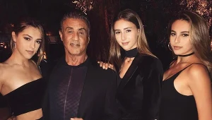 Sylvester Stallone z córkami w 2017 roku 