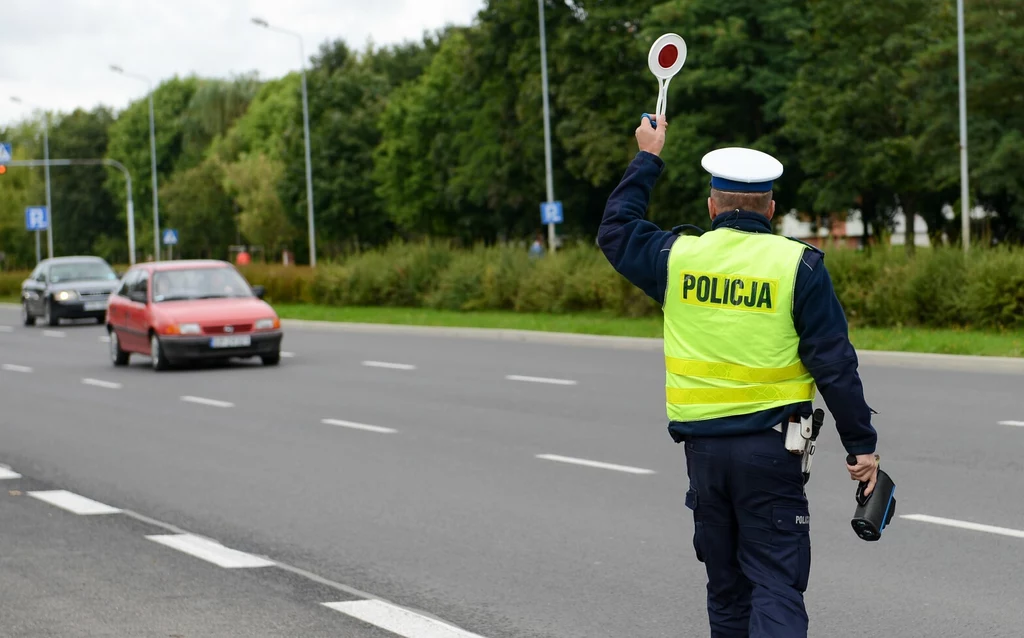 27 proc. badanych kierowców uważa, że przekraczanie prędkości o 30 km/h w terenie zabudowanym jest "bezpieczne"