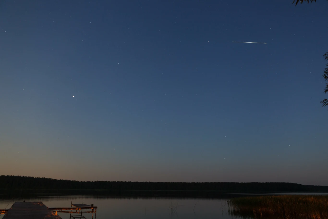 Przeloty ISS nad Polską 2022 - uchwycenie śladu Międzynarodowej Stacji Kosmicznej nad Polską. 