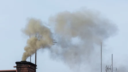 Przepisy zabraniające "kopciuchów" wchodzą w życie 1 stycznia 2024 roku.