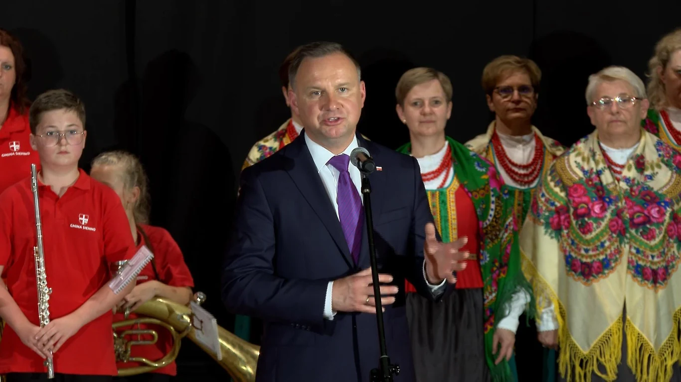 Andrzej Duda podczas przemówienia w powiecie lipnowskim Andrzej Duda podczas przemówienia w powiecie lipnowskim