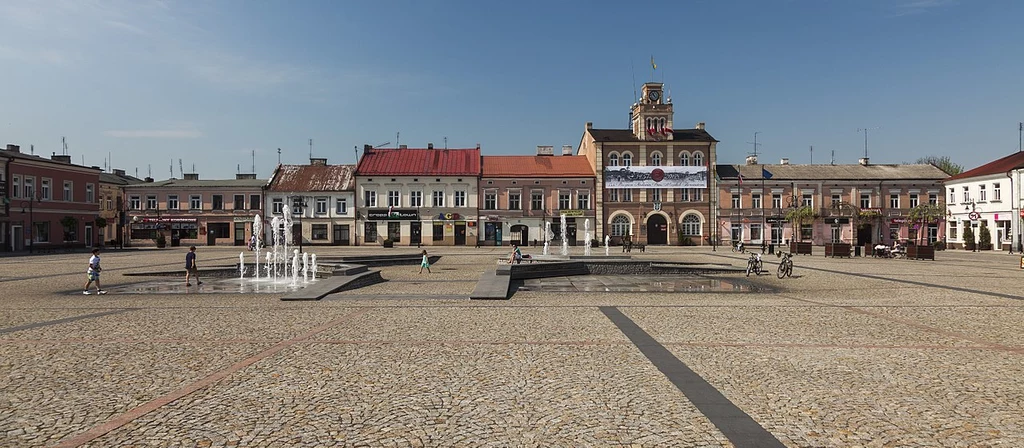 Pozbawiony zieleni Rynek w Skierniewicach