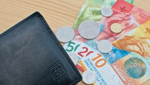 Frank szwajcarski jest najdroższy od marca. Ponadto stopy procentowe w Szwajcarii zostały w czerwcu podniesione po raz pierwszy od 15 lat i można się spodziewać kontynuacji zacieśniania monetarnego