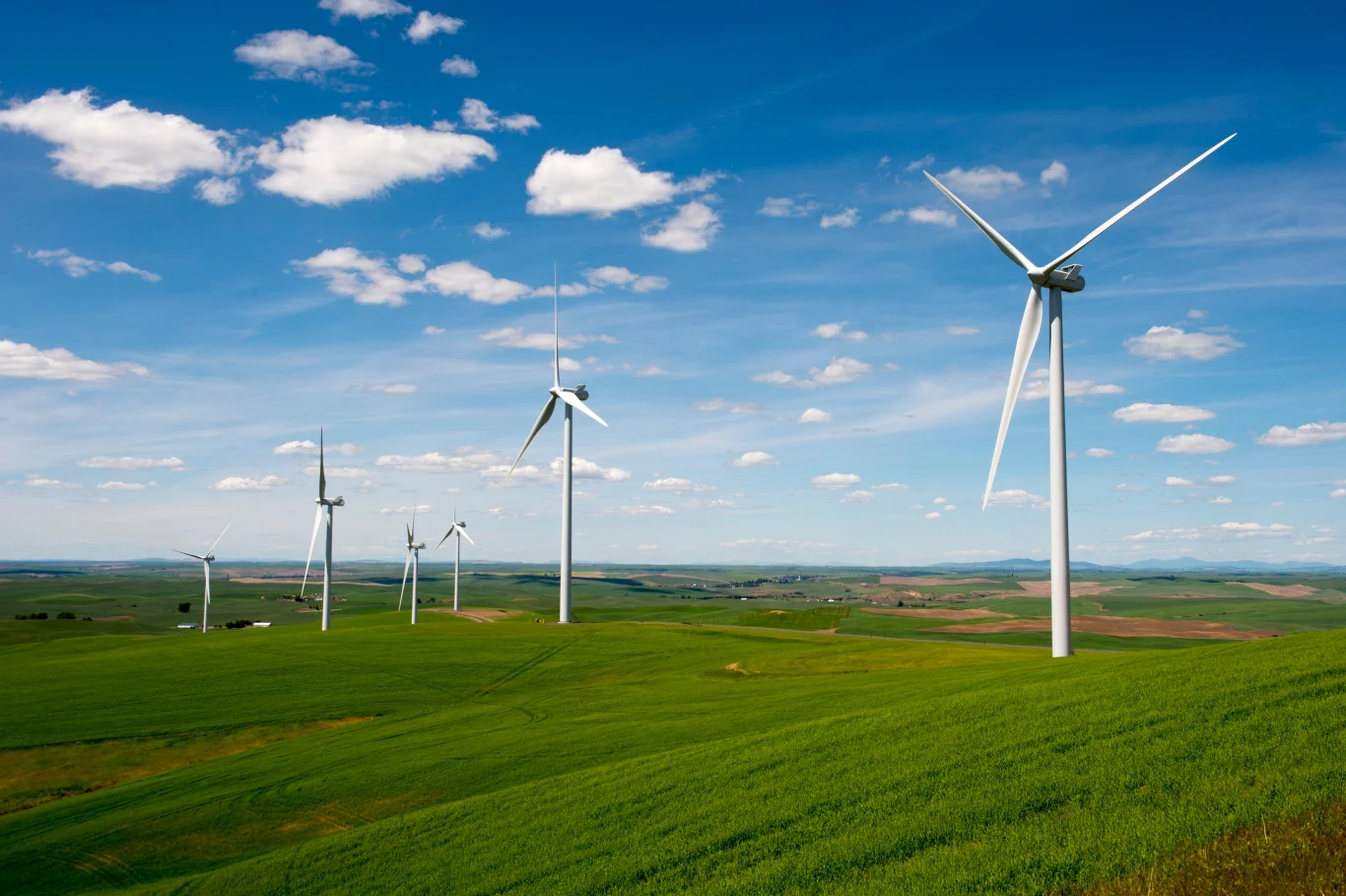O zniesienie tzw. zasady 10H branża odnawialnych źródeł energii apelowała od wielu lat. Odpowiednia ustawa została nareszcie przyjęta przez rząd O zniesienie tzw. zasady 10H branża odnawialnych źródeł energii apelowała od wielu lat. Odpowiednia ustawa została nareszcie przyjęta przez rząd