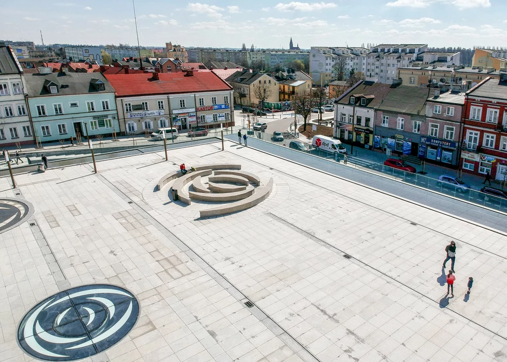 Plac Wolności w Kutnie po rewitalizacji wartej 40 milionów złotych