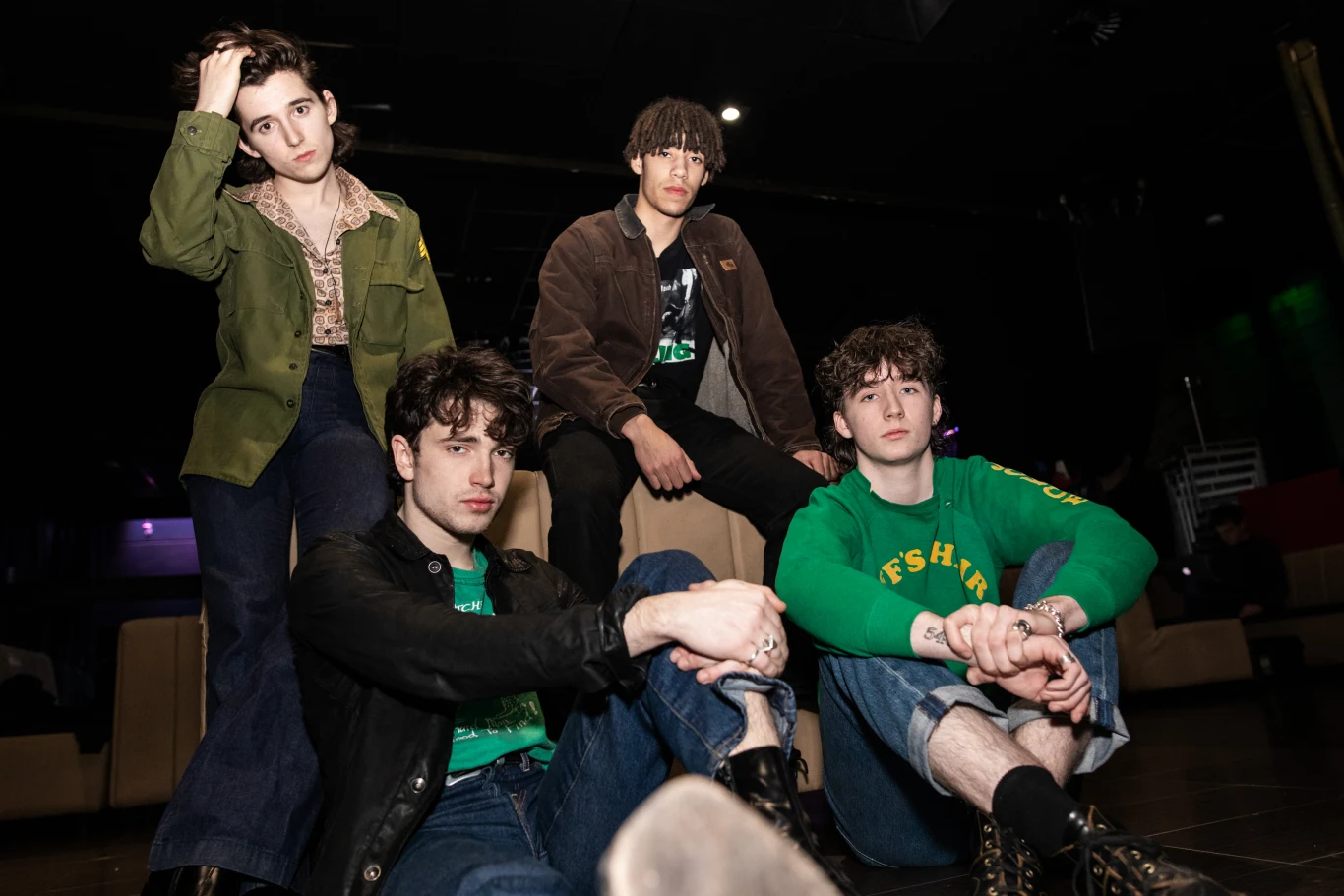 Inhaler, od lewej: Ryan McMahon, Elijah Hewson (na dole); od prawej: Josh Jenkinson, Robert Keating (na dole) Inhaler, od lewej: Ryan McMahon, Elijah Hewson (na dole); od prawej: Josh Jenkinson, Robert Keating (na dole)