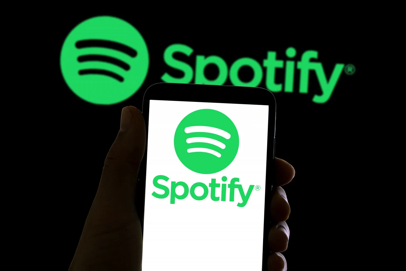 Spotify jest najpopularniejszym serwisem muzycznym. Wielu kierowców włącza w aplikacji muzykę do samochodu. Spotify jest najpopularniejszym serwisem muzycznym. Wielu kierowców włącza w aplikacji muzykę do samochodu.