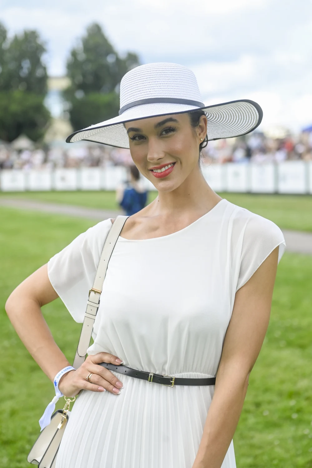 Ida Nowakowska również nie zapomniała o nieodzownym elemencie - kapeluszu!