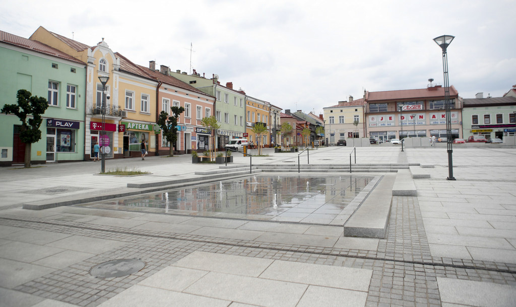 Niedawno Leżajsk stał się kolejnym symbolem betonozy. Wiceburmistrz w odpowiedzi na krytykę mieszkańców powiedział, że "o gustach się nie dyskutuje"