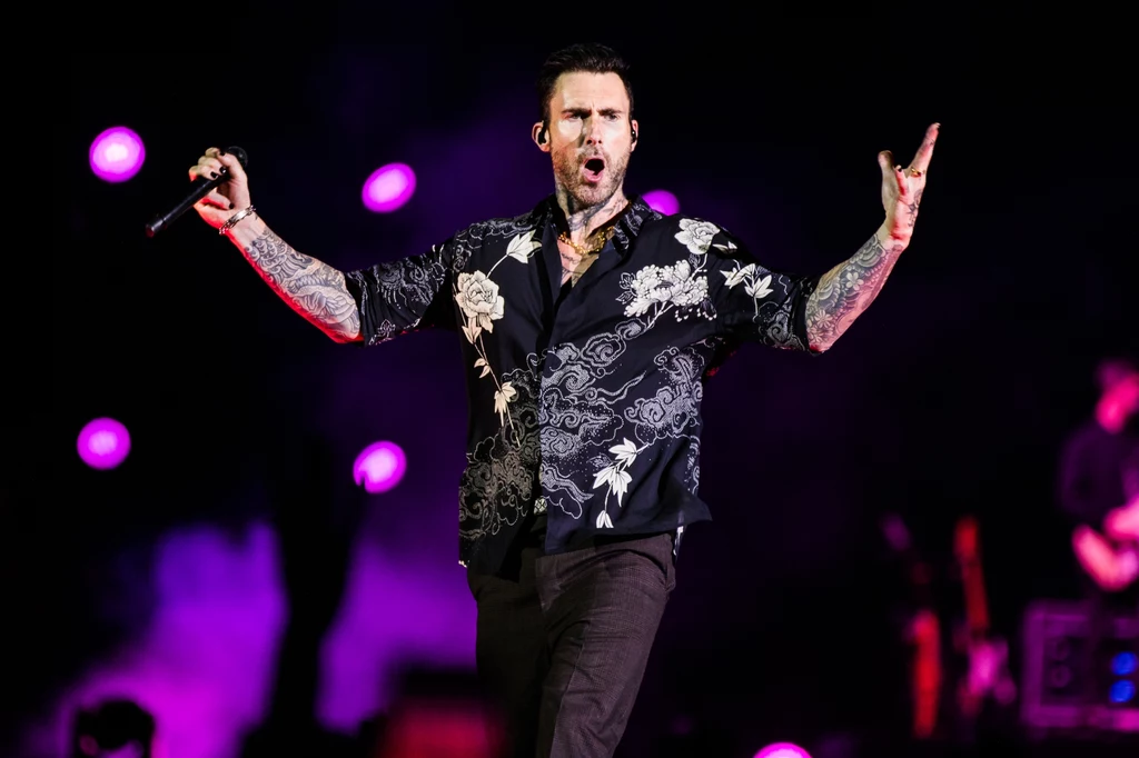 Adam Levine jest liderem grupy Maroon 5