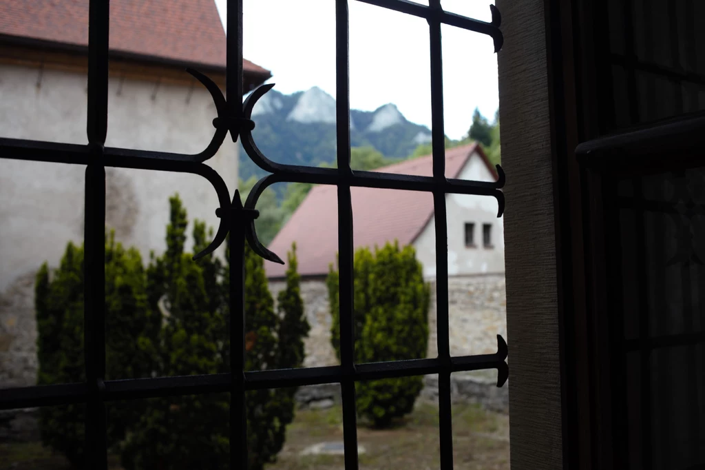 Widok z okna muzeum klasztornego w Czerwonym Klasztorze