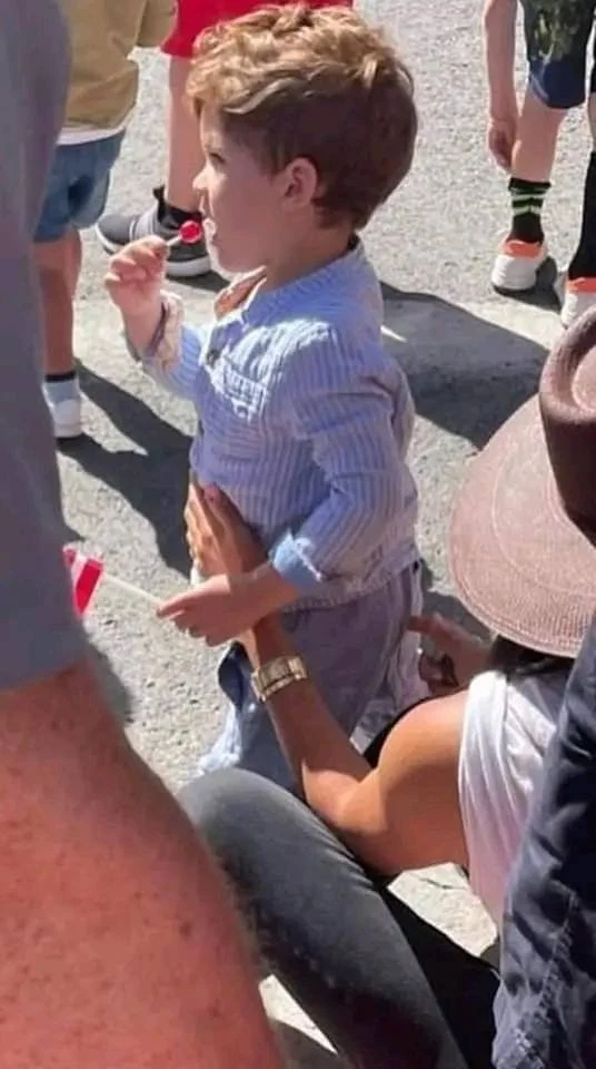 Meghan Markle i jej synek nie zdołali uchować się przed aparatem czujnego przechodnia Meghan Markle i jej synek nie zdołali uchować się przed aparatem czujnego przechodnia