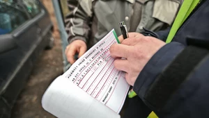 Wielu kierowców tak jeździ, a grozi za to 1500 zł kary. Chodzi o tablice rejestracyjne