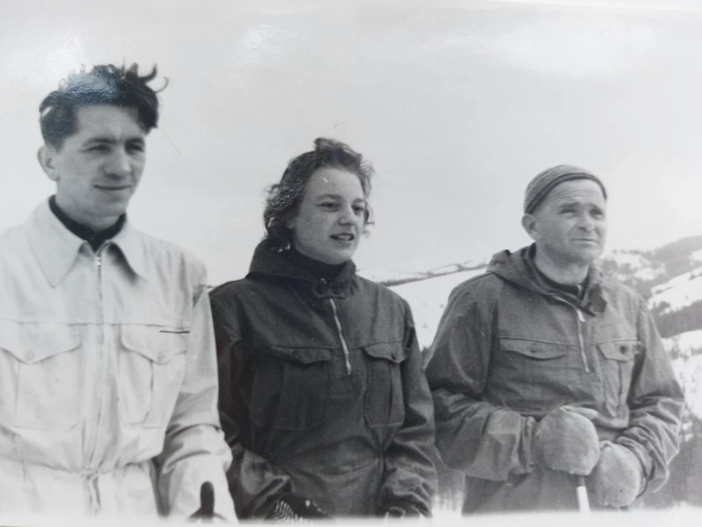 Zygmunt Chychła (z lewej) z żoną Anną Marią i trenerem Feliksem Stammem. Zdjęcie z 1952 roku z obozu przedolimpijskiego w Zakopanem Zygmunt Chychła (z lewej) z żoną Anną Marią i trenerem Feliksem Stammem. Zdjęcie z 1952 roku z obozu przedolimpijskiego w Zakopanem