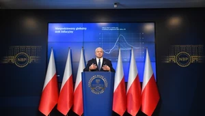 Prezes Narodowego Banku Polskiego Adam Glapiński podczas konferencji prasowej w siedzibie NBP w Warszawie, 8 bm.