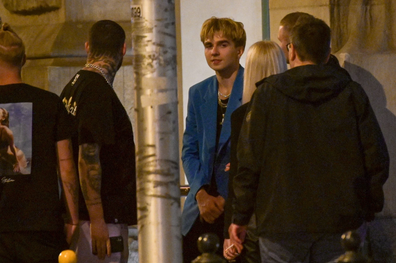 Mata imprezuje w nocy na mieście Mata imprezuje w nocy na mieście