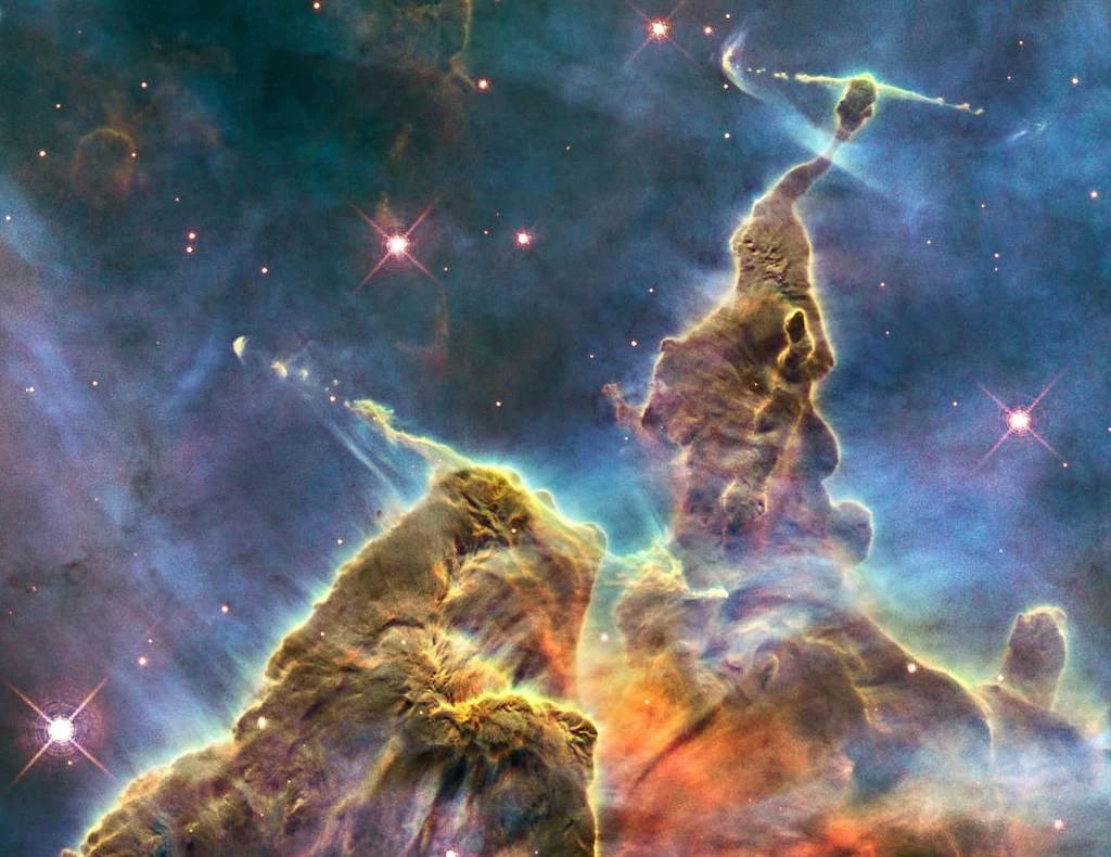 Część mgławicy Carina sfotografowana przez Kosmiczny Teleskop Hubble'a.