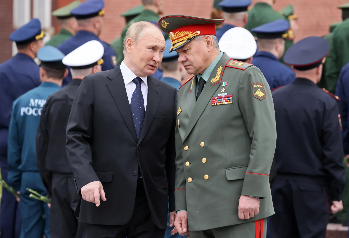 Władimir Putin i Sergei Shoigu Władimir Putin i Sergei Shoigu