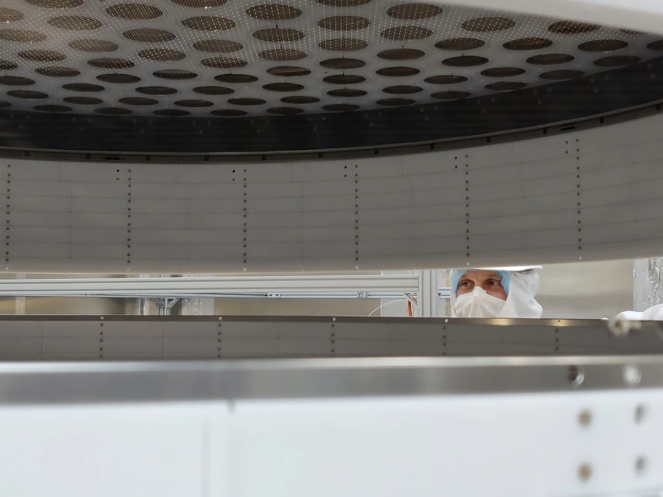 Największy dotąd detektor ciemnej materii, LUX-ZEPLIN, niczego nie wykrył. Były to jednak tylko trzymiesięczne testy Największy dotąd detektor ciemnej materii, LUX-ZEPLIN, niczego nie wykrył. Były to jednak tylko trzymiesięczne testy