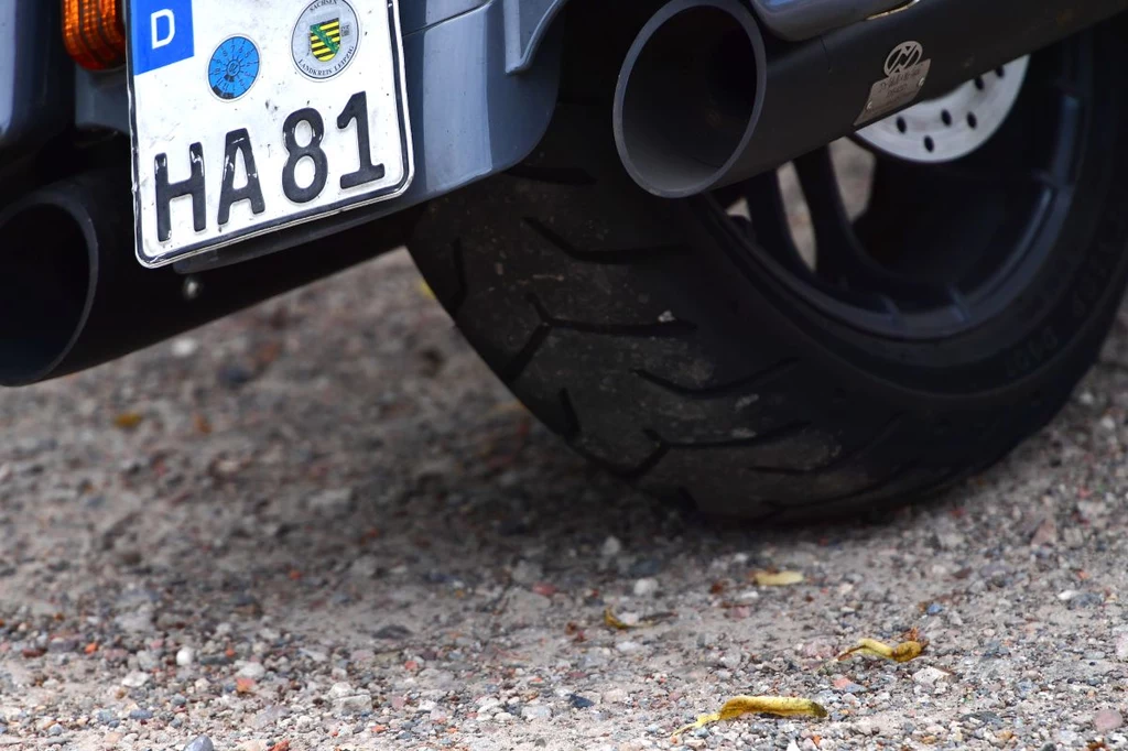 W Niemczech jest droga, na której motocyklista musi jechać o 50 km/h wolniej, niż kierowca samochodu osobowego