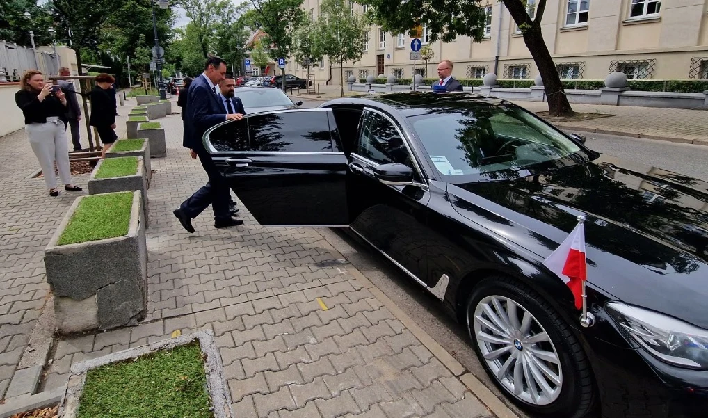 Jaakow Liwne złożył dziś listy uwierzytelniające w Belwederze Jaakow Liwne złożył dziś listy uwierzytelniające w Belwederze