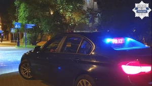 25-latka wiozła pijanego męża na dachu